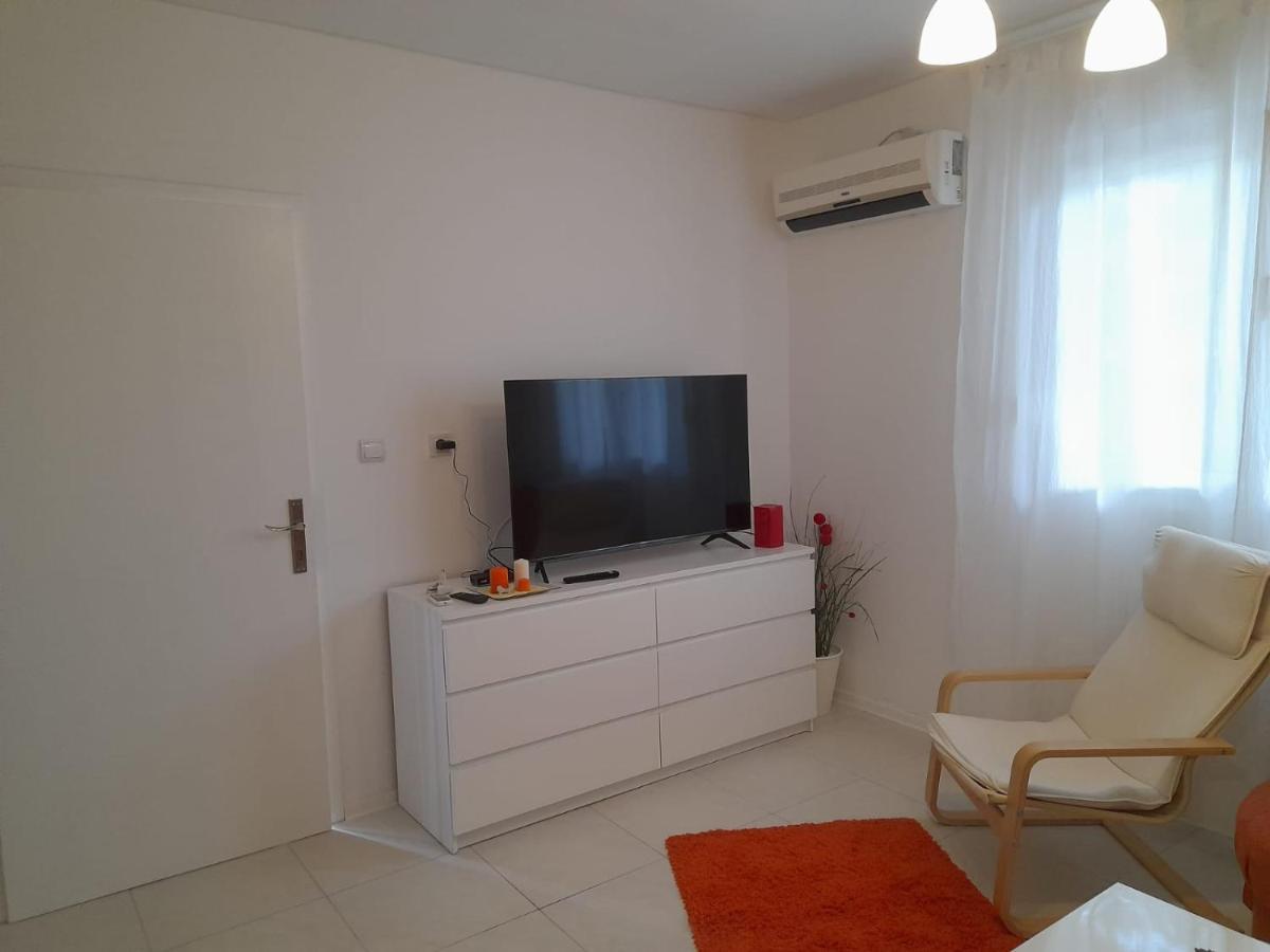 Apartmani Hermes 야드리야 외부 사진