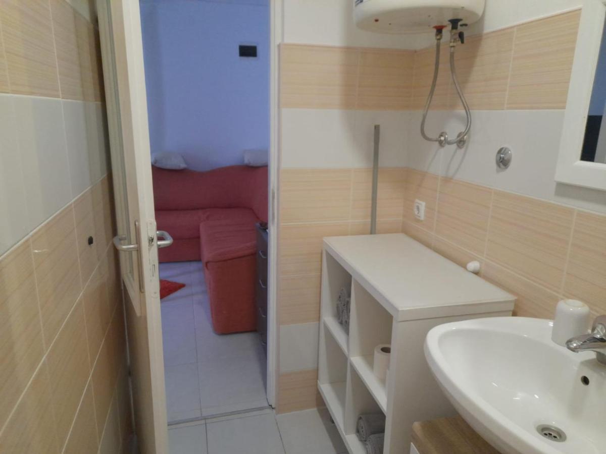 Apartmani Hermes 야드리야 외부 사진