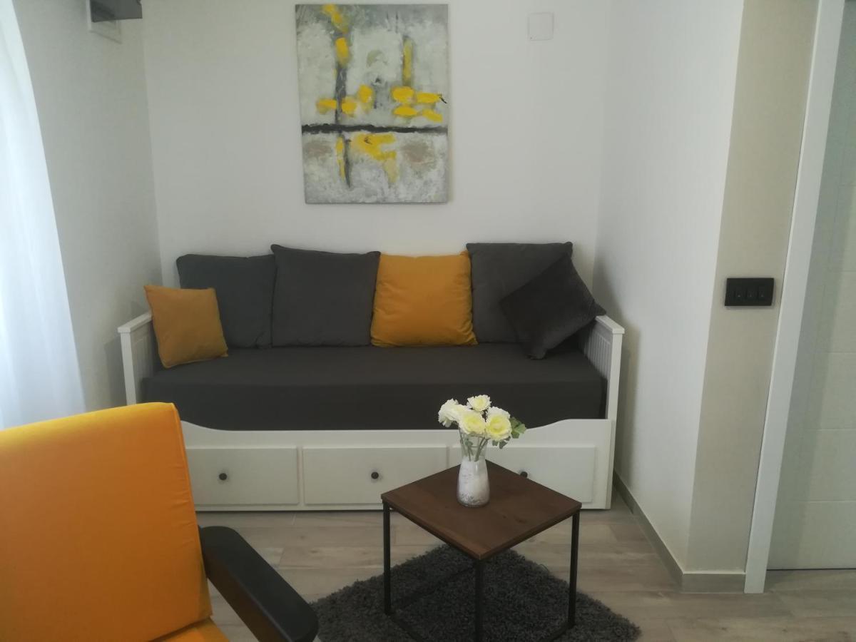 Apartmani Hermes 야드리야 외부 사진
