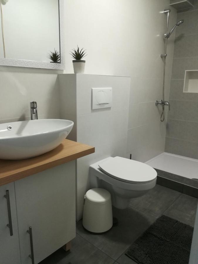 Apartmani Hermes 야드리야 외부 사진