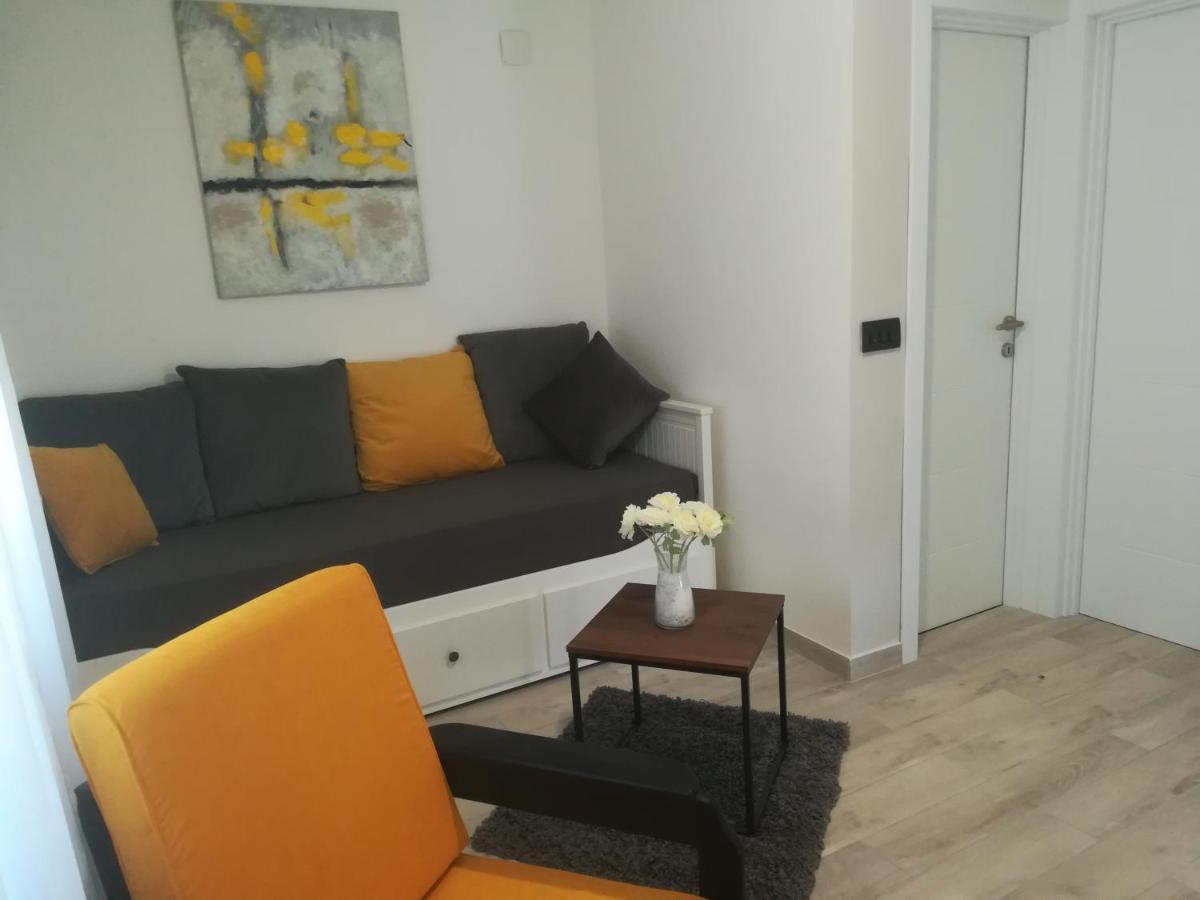 Apartmani Hermes 야드리야 외부 사진