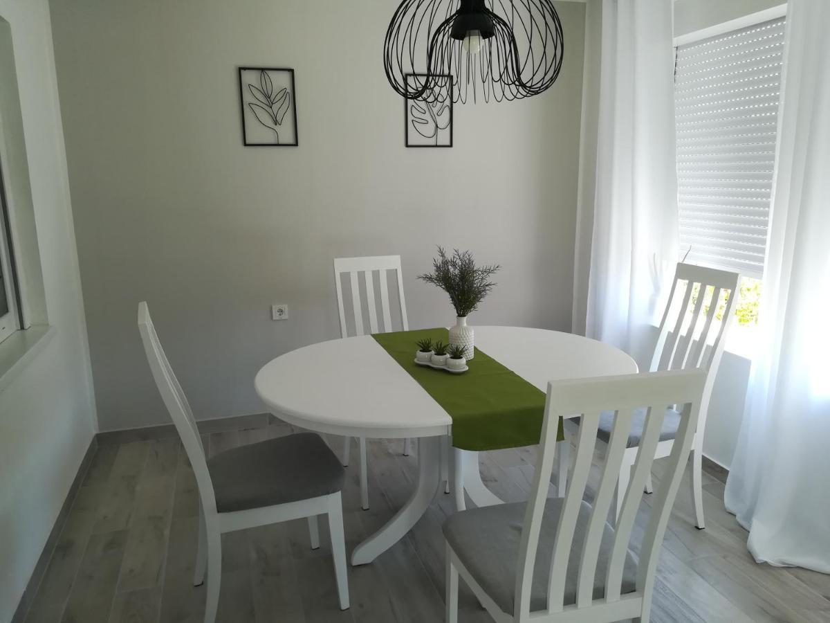Apartmani Hermes 야드리야 외부 사진