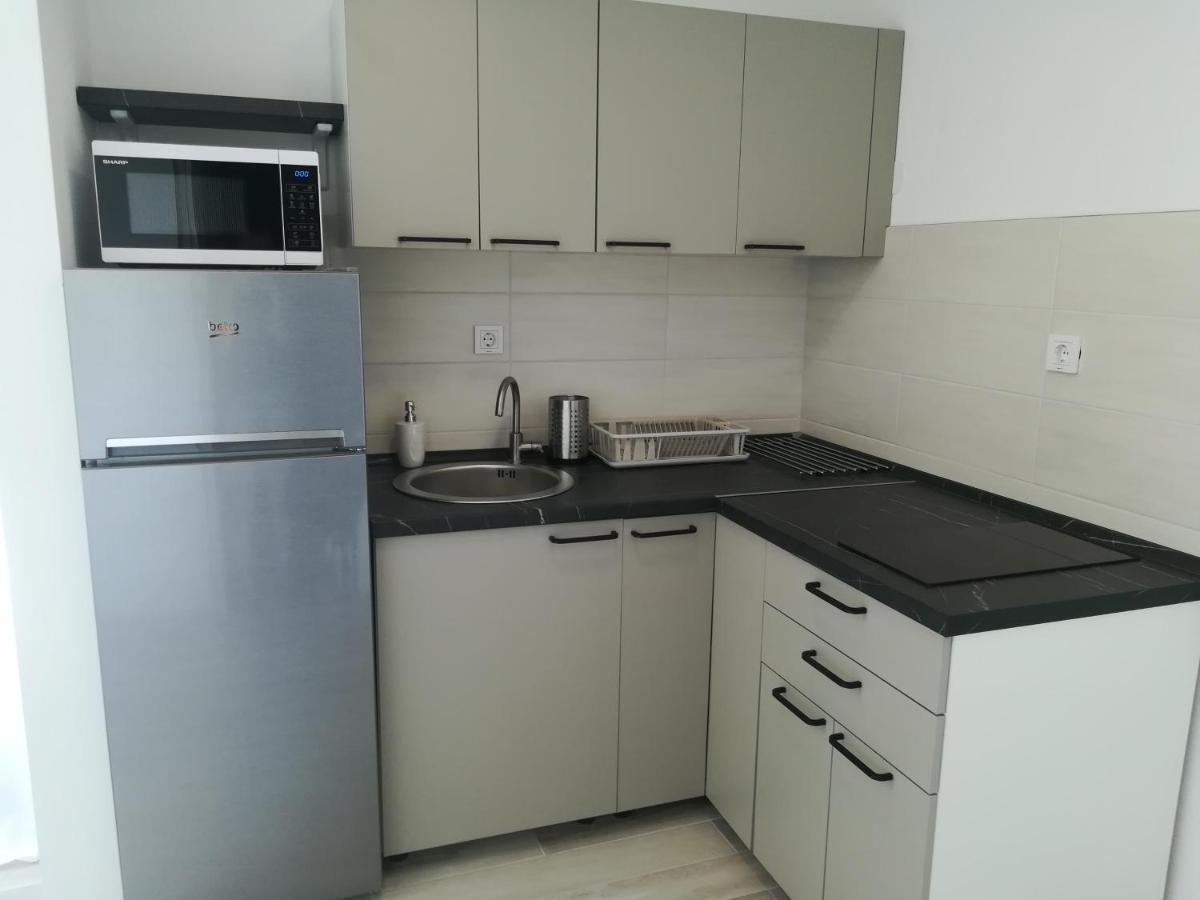 Apartmani Hermes 야드리야 외부 사진
