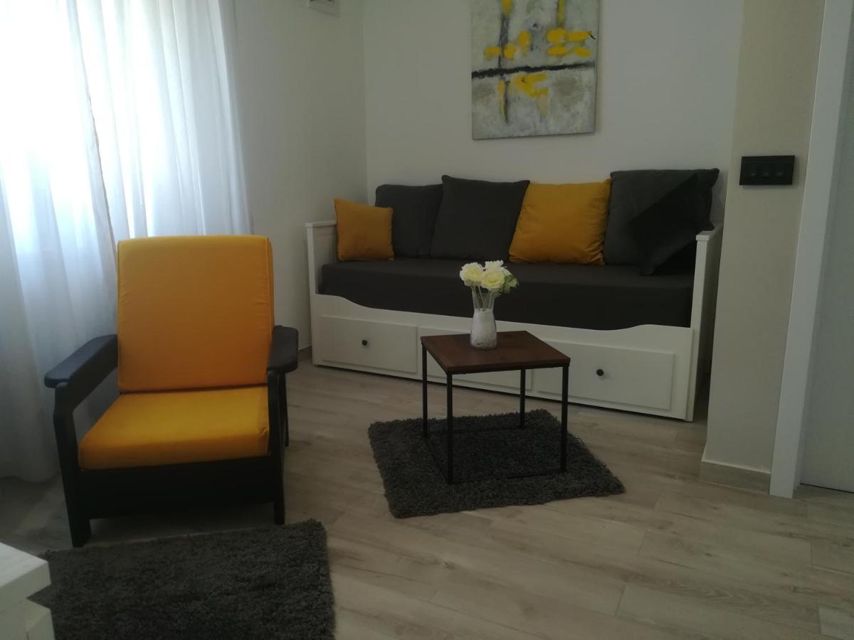 Apartmani Hermes 야드리야 외부 사진