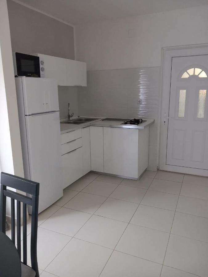 Apartmani Hermes 야드리야 외부 사진