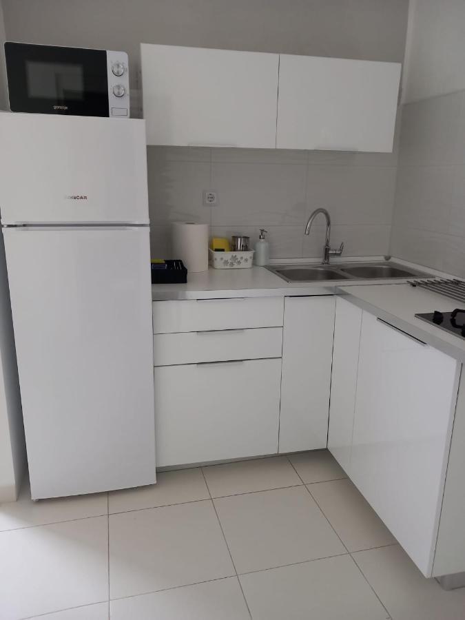 Apartmani Hermes 야드리야 외부 사진