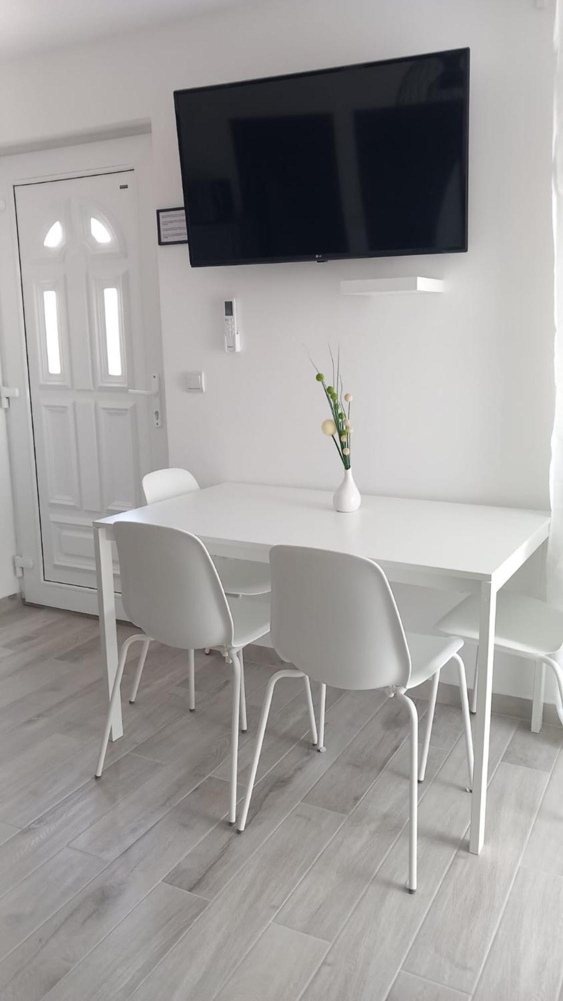 Apartmani Hermes 야드리야 외부 사진