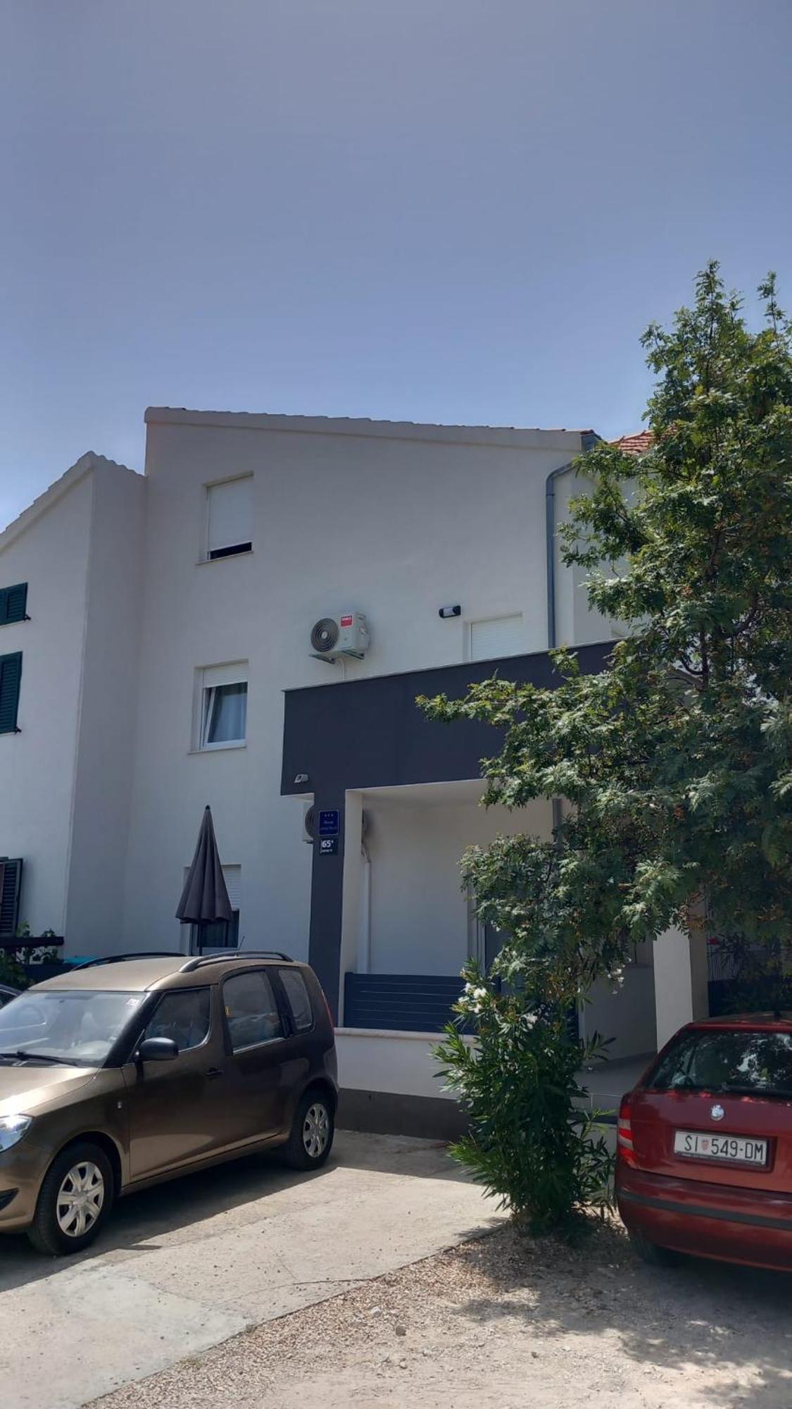 Apartmani Hermes 야드리야 외부 사진