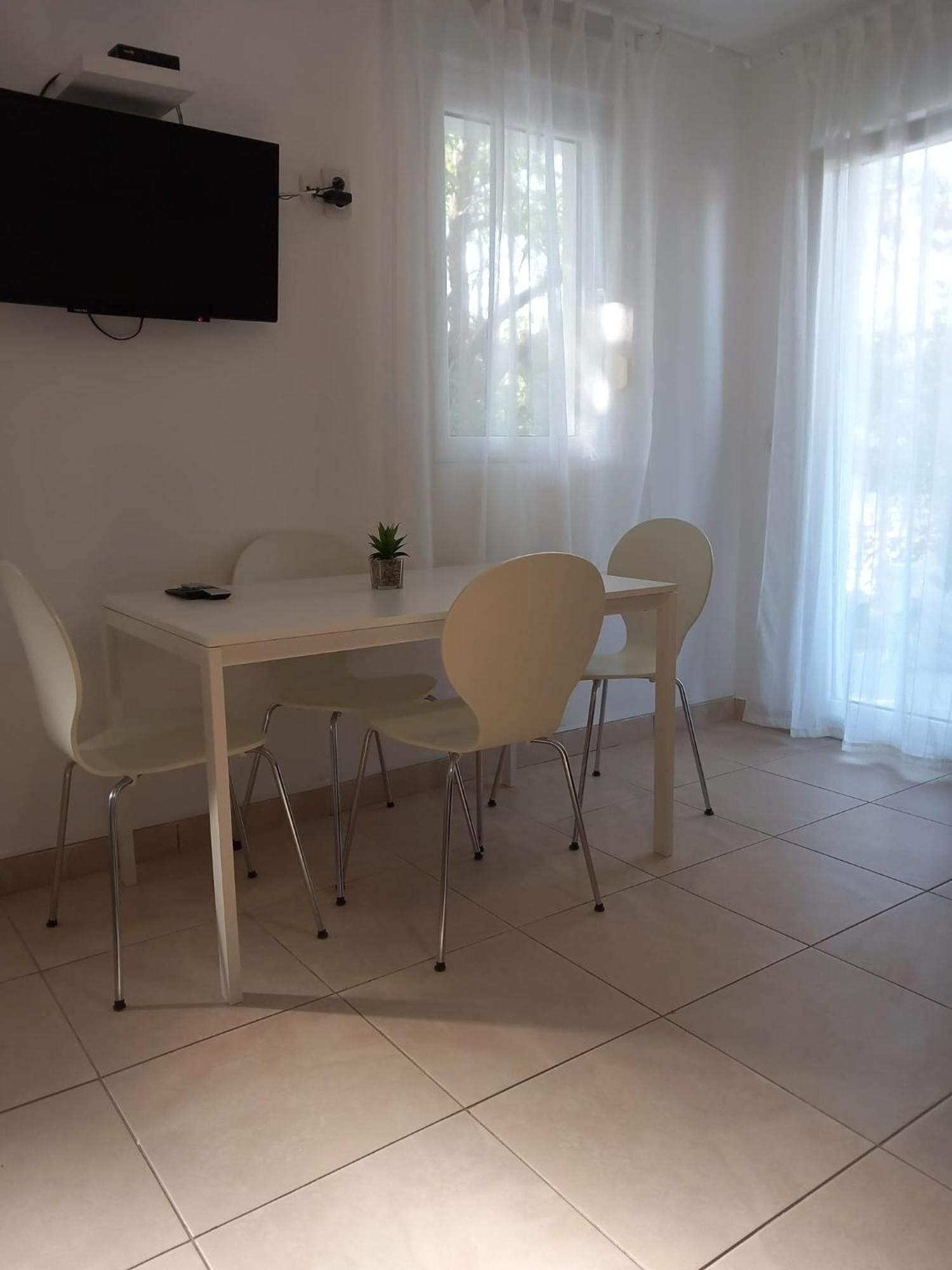 Apartmani Hermes 야드리야 외부 사진