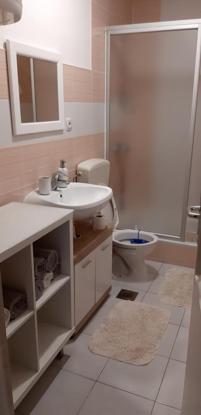 Apartmani Hermes 야드리야 외부 사진